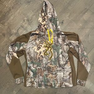 Browning Camo hoodie. Size XL.
